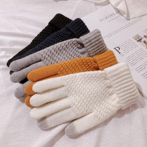 Wool Touchscreen Gloves | Two-Tone Knit Mittens
